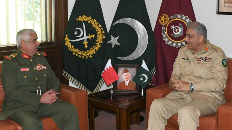 armychiefmeetsbahraincommandar