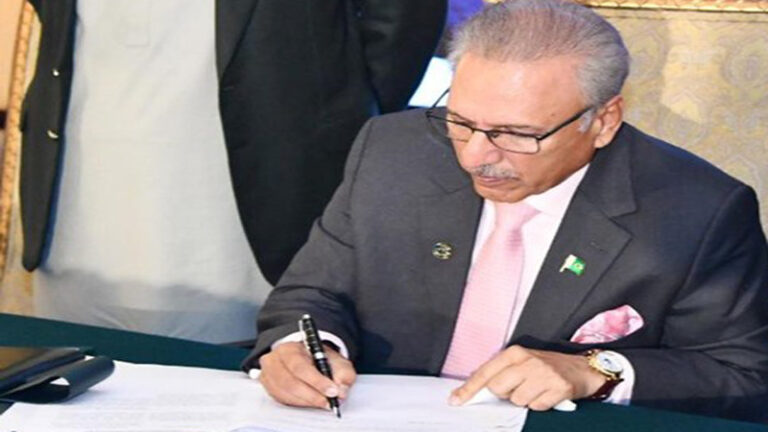 President-alvi-signs-bill