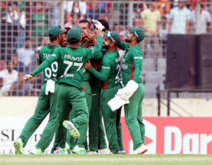 England’s whitewash in Bangladesh an ‘eye-opener’, says coach Mott