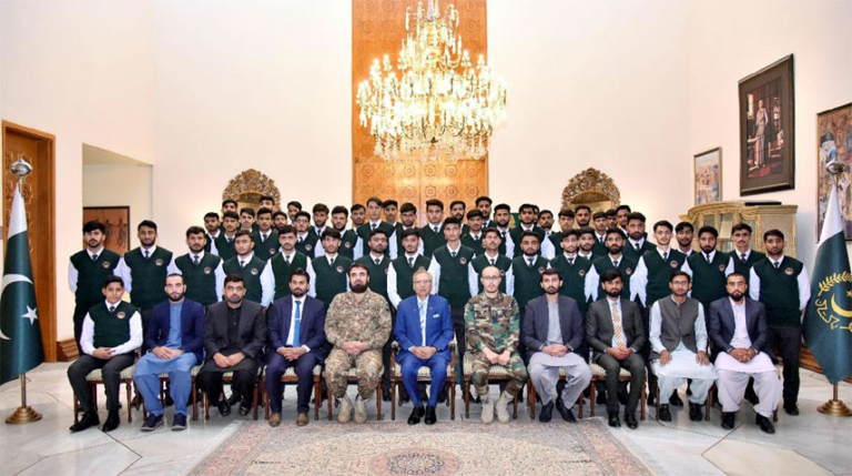 presidentalviwithstudents