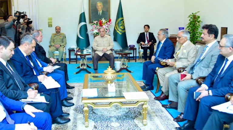 PM stresses to strengthen Pak-Azerbaijan cooperation
