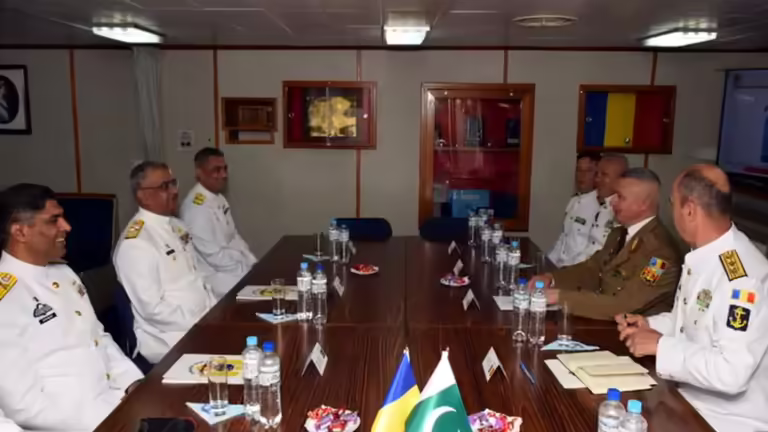 Naval Chief pays official visit to Romania