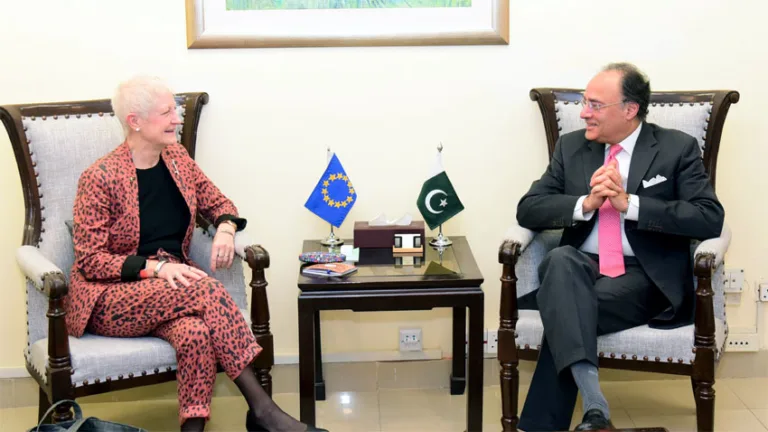 financeminsterwithrina