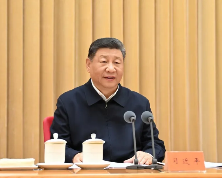Xi calls for building community with shared future with neighboring countries