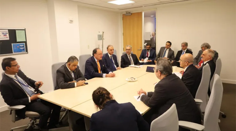 financeministerwithturkinvestors