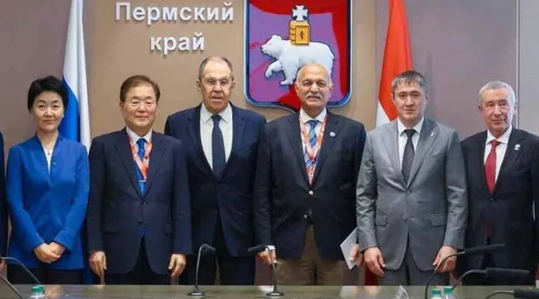 Mushahid thanks Russia for positive role in Pak-India standoff