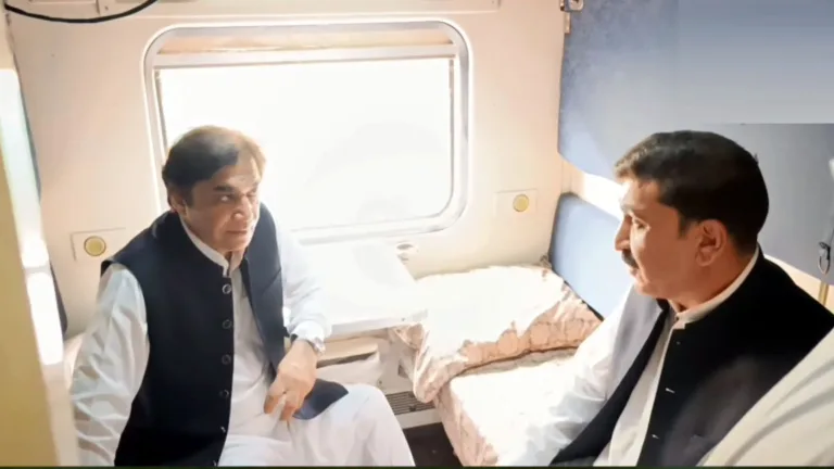 Hanif Abbasi pays surprise visit to Rawalpindi Station