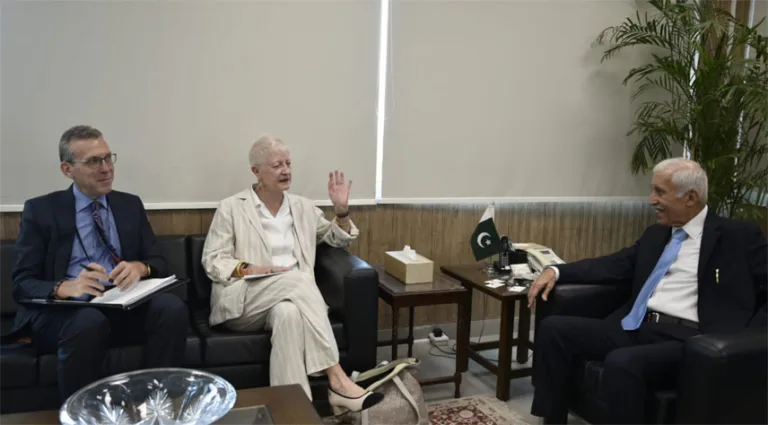 Pakistan, EU reiterate resolve to deepen trade, investment ties