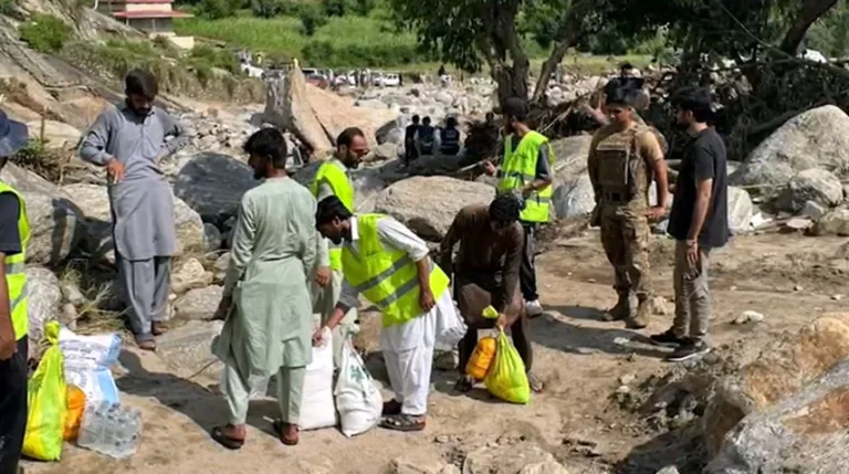Pakistan Army continuing relief operations in flood-hit areas