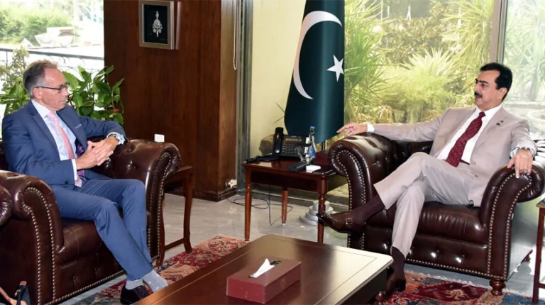 Gilani calls for cementing Pak-Australia bilateral ties