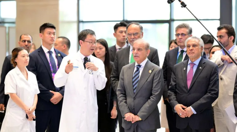 PM visits Anzhen Hospital in Beijing