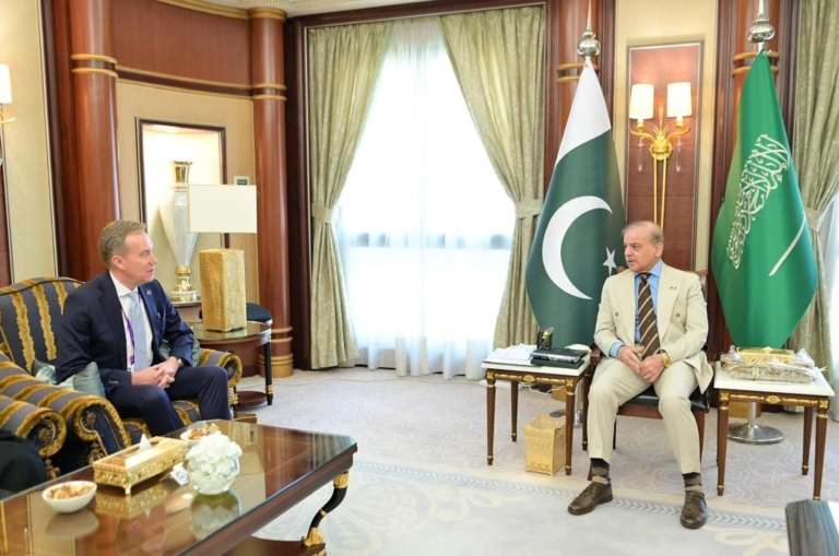 PM M Shehbaz Sharif met with WEF President CEO Borge Brende - Riyadh - 28 Oct 2025