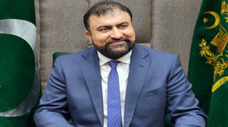 CM Balochistan distributed laptops among members of National Youth Council in Quetta