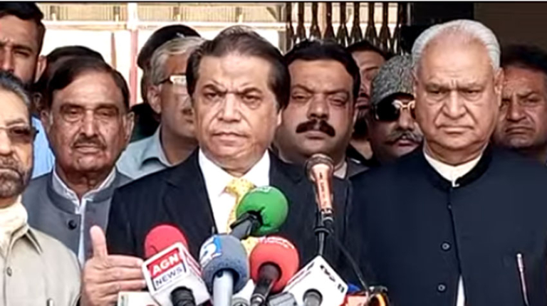 Hanif reiterates commitment to transform railways infrastructure