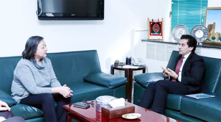 18110688341766068016