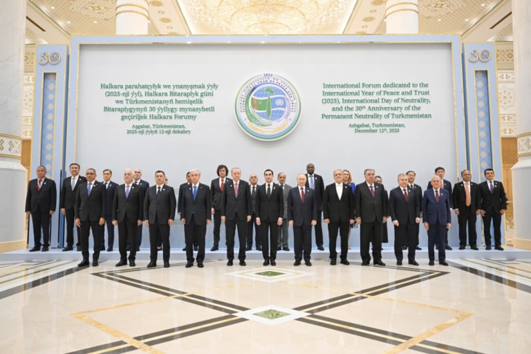 PM Shehbaz emphasizes to resolve disputes peacefully through dialogue, diplomacy