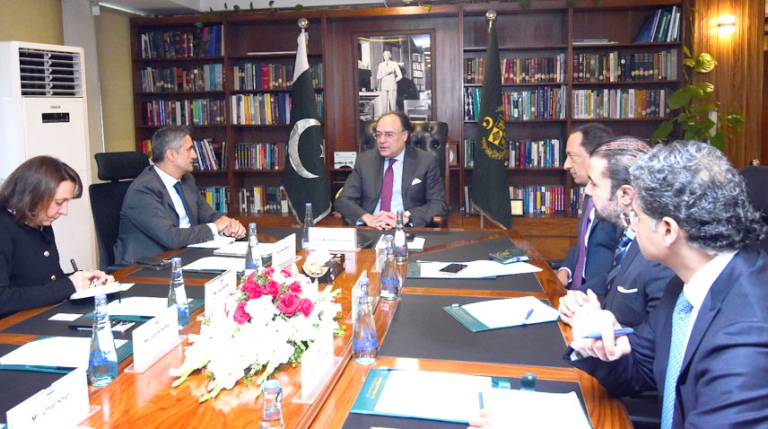 Aurangzeb lauds Visa CEMEA’s engagements with Pakistan's financial sector