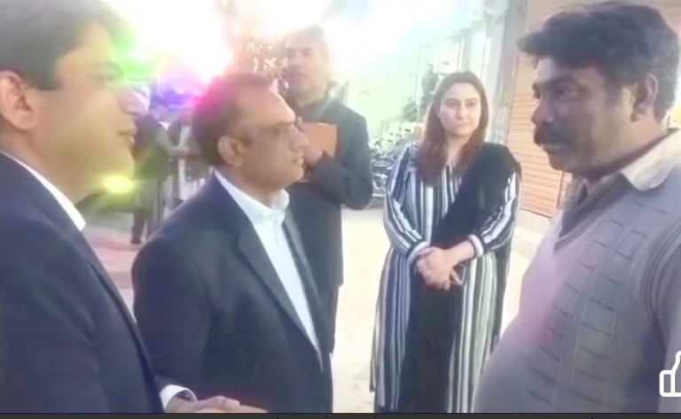 Commissioner Reviews Cleanliness Drive and Development Projects in Sargodha