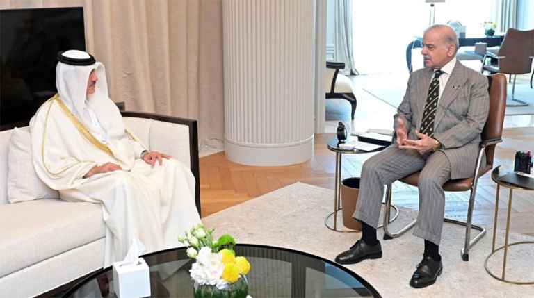 Pakistan, Qatar review trade & economic cooperation