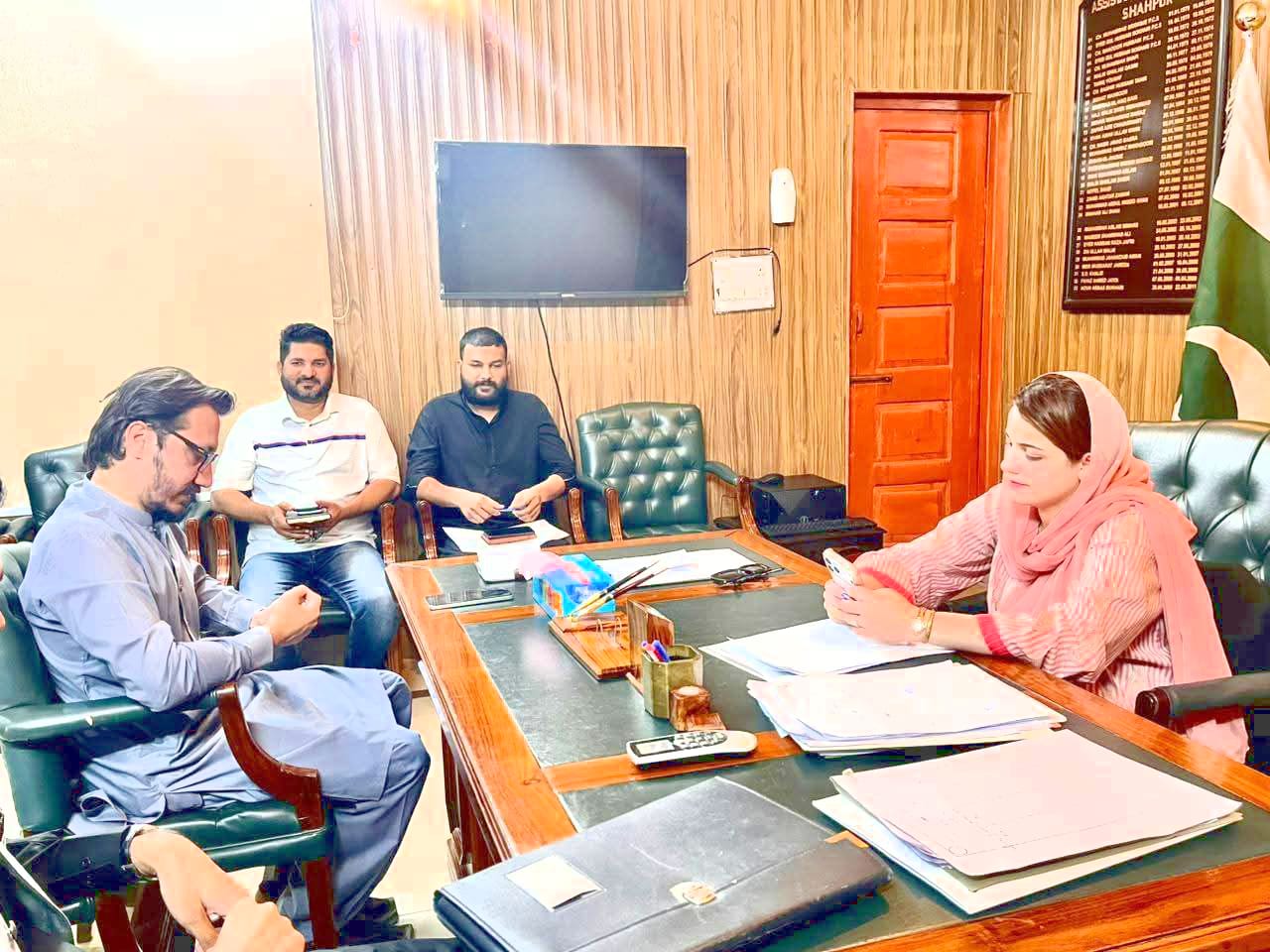 Assistant Commissioner Chairs Meeting to Review Cleanliness and Civic Facilities in Shahpur