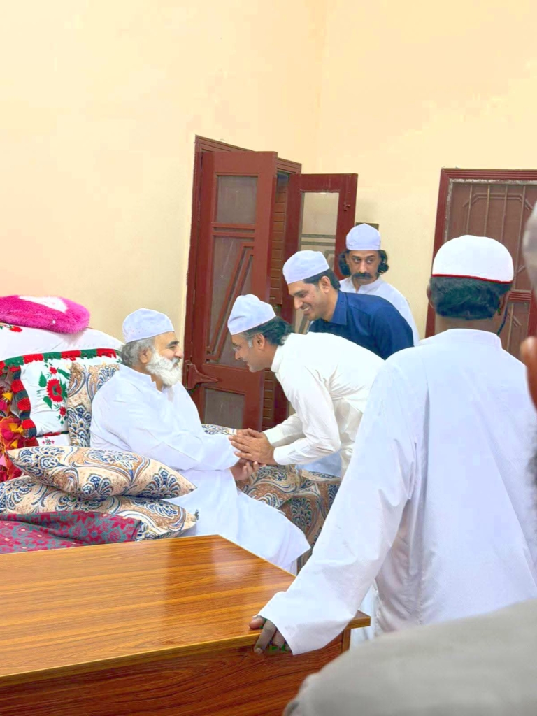 Attorney General of Pakistan Visits Sial Sharif to Attend Annual Urs