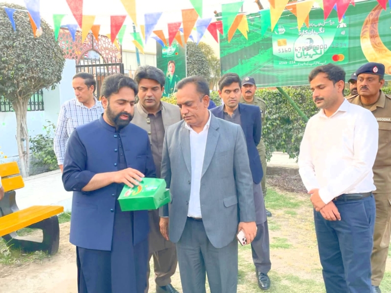 Commissioner Reviews Ramzan Relief Initiatives, Inspects Markets and Dastarkhwan Centers