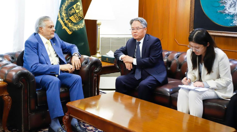 Dar reaffirms Pakistan's commitment to peace