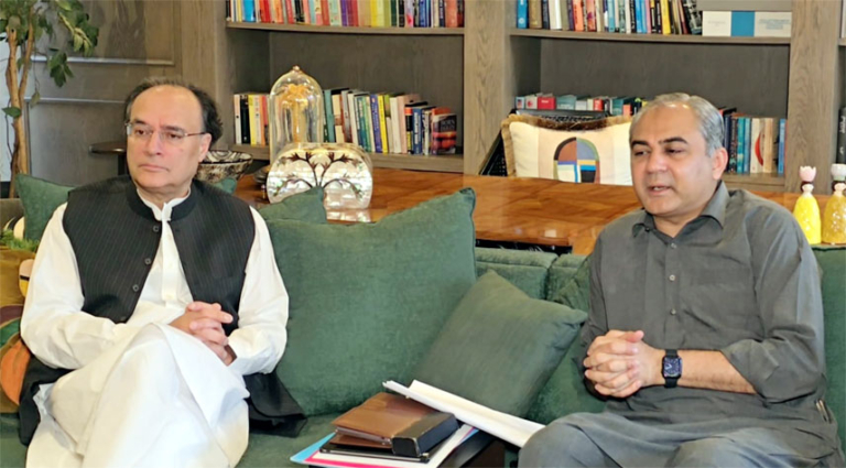 Govt decides to launch crackdown against money laundering