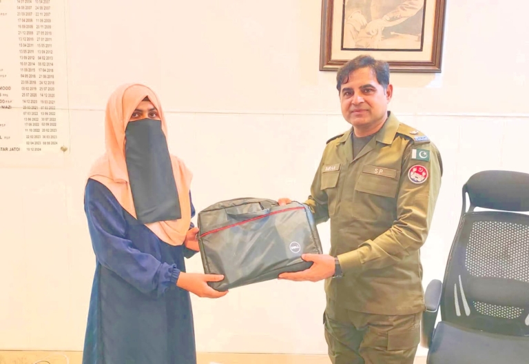 Laptops Distributed Among Children of Martyred Police Officers - Welfare Measures Continue on Priority Basis