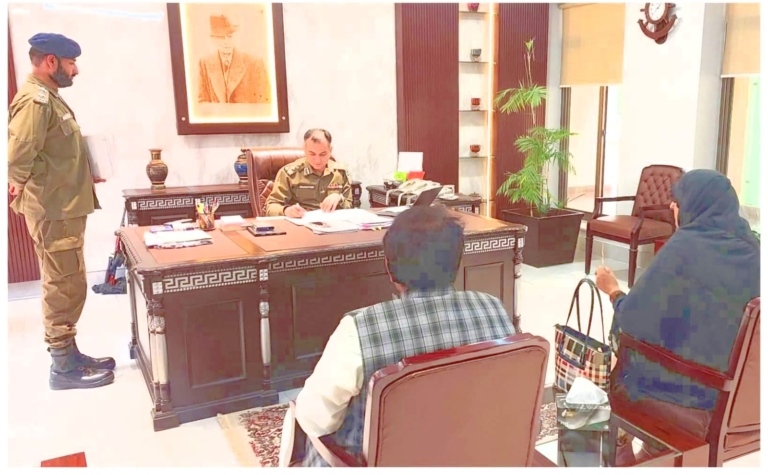RPO Sargodha Holds Open Court, Listens to Public Complaints