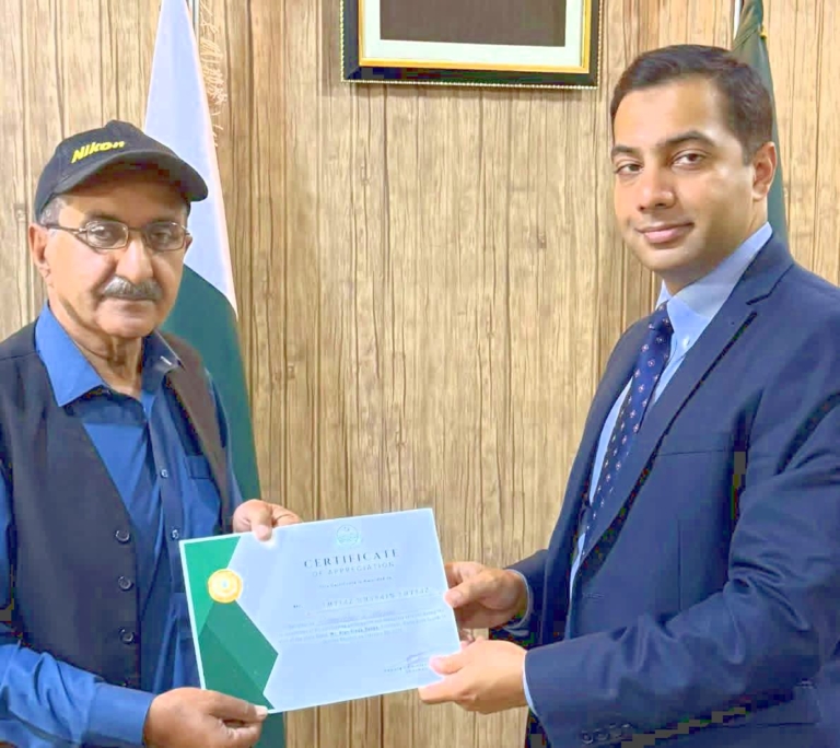 Renowned Researcher Imtiaz Hussain Imtiaz Honored by Deputy Commissioner Khushab