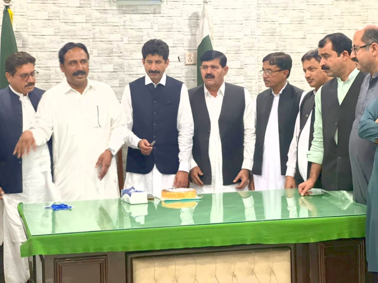 Graceful Birthday Ceremony Held in Honor of Advocate Malik Muhammad Zubair Hayat Utra; Lawyers Attend in Large Numbers
